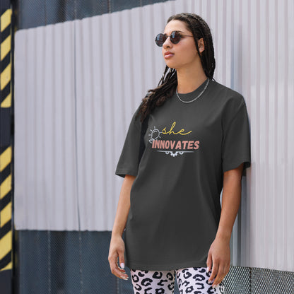 She Innovates - Oversized t-shirt